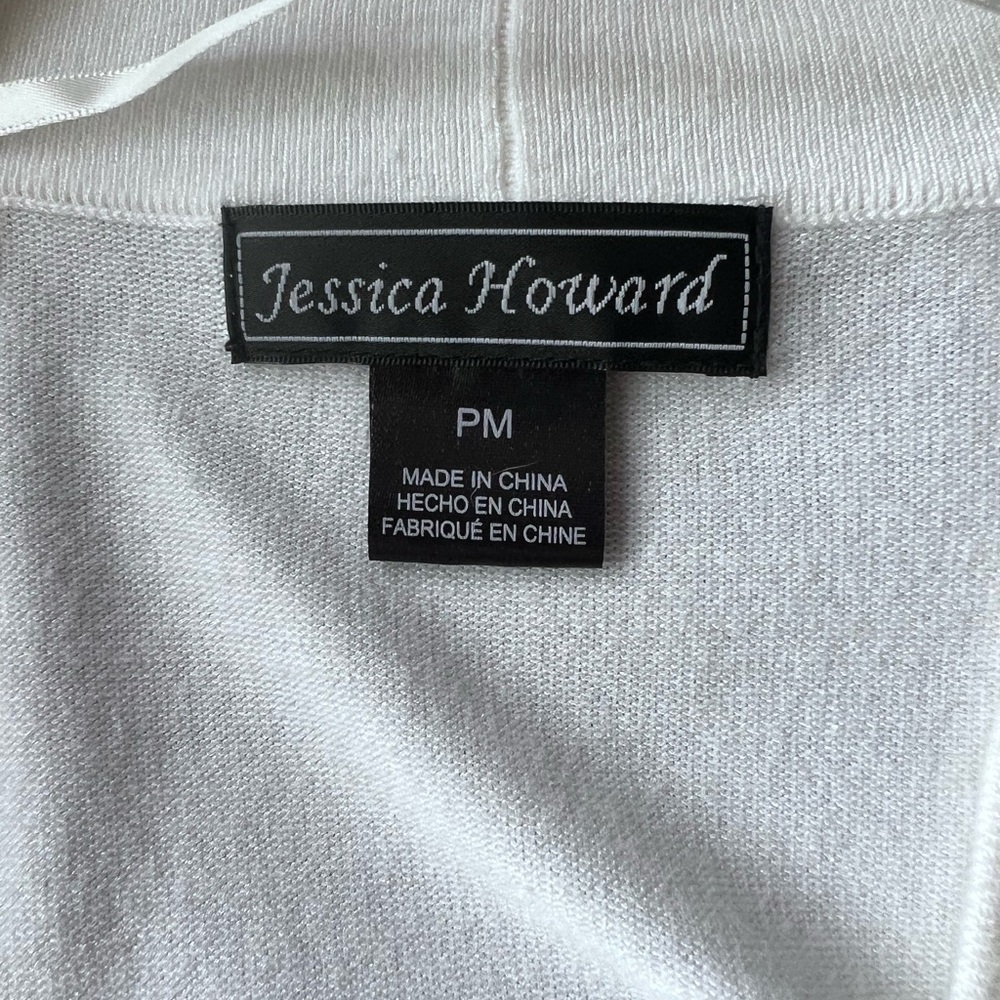 Short white sweater